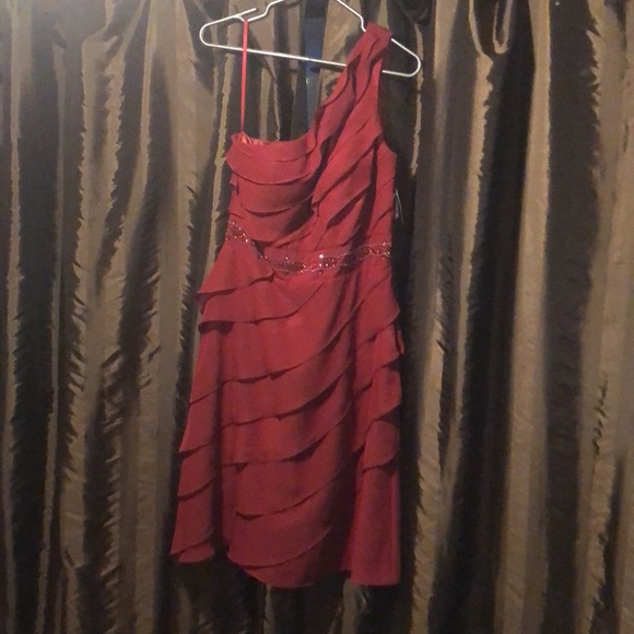 Dress - Picture 2 of 2